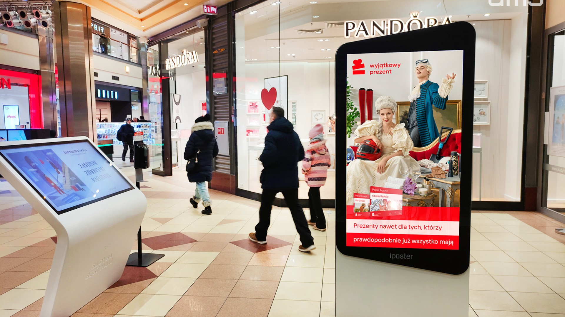 SalesTube samodzielnie zarządza programatyczną kampanią DOOH w AMS i bezobsługowo zmienia kanały reklamowe
