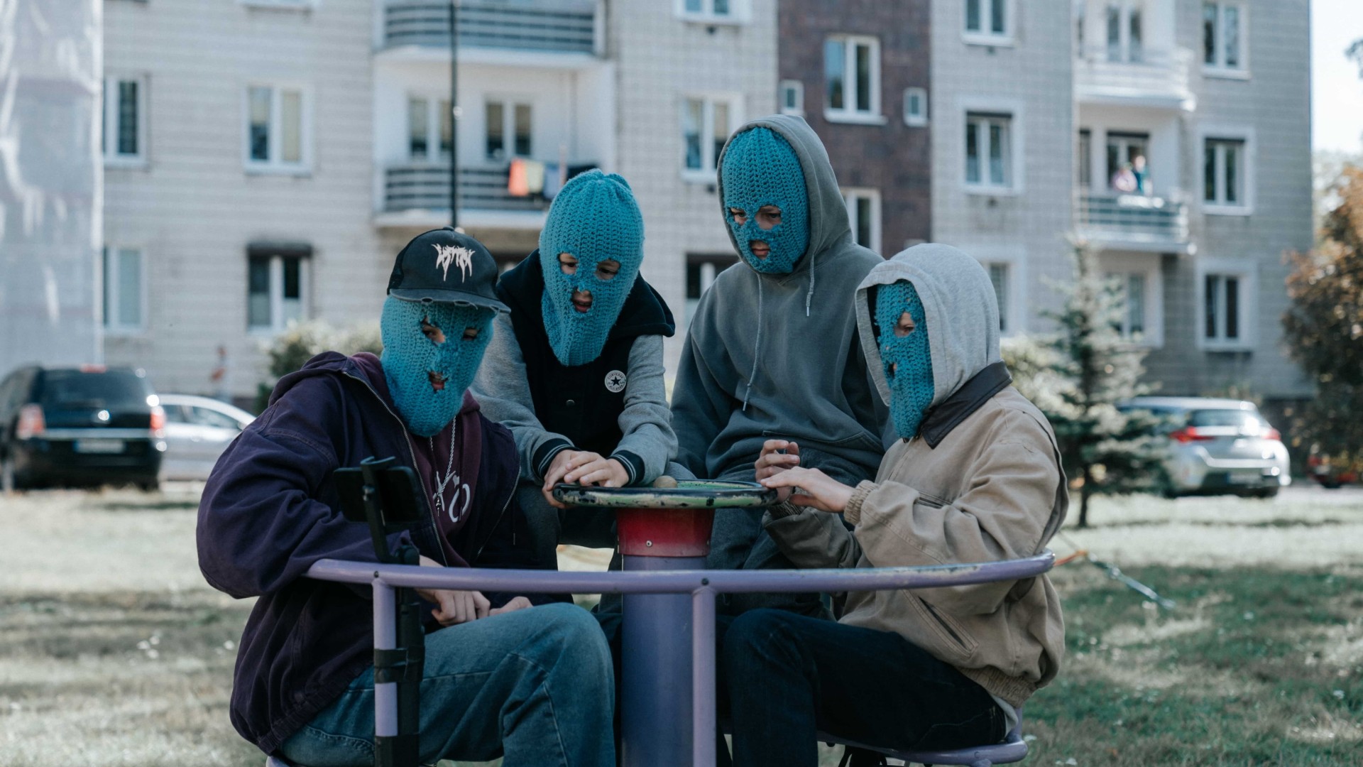 Obsypani nagrodami „Ministranci” – oto plakat zwycięzcy 50. FPFF w Gdyni